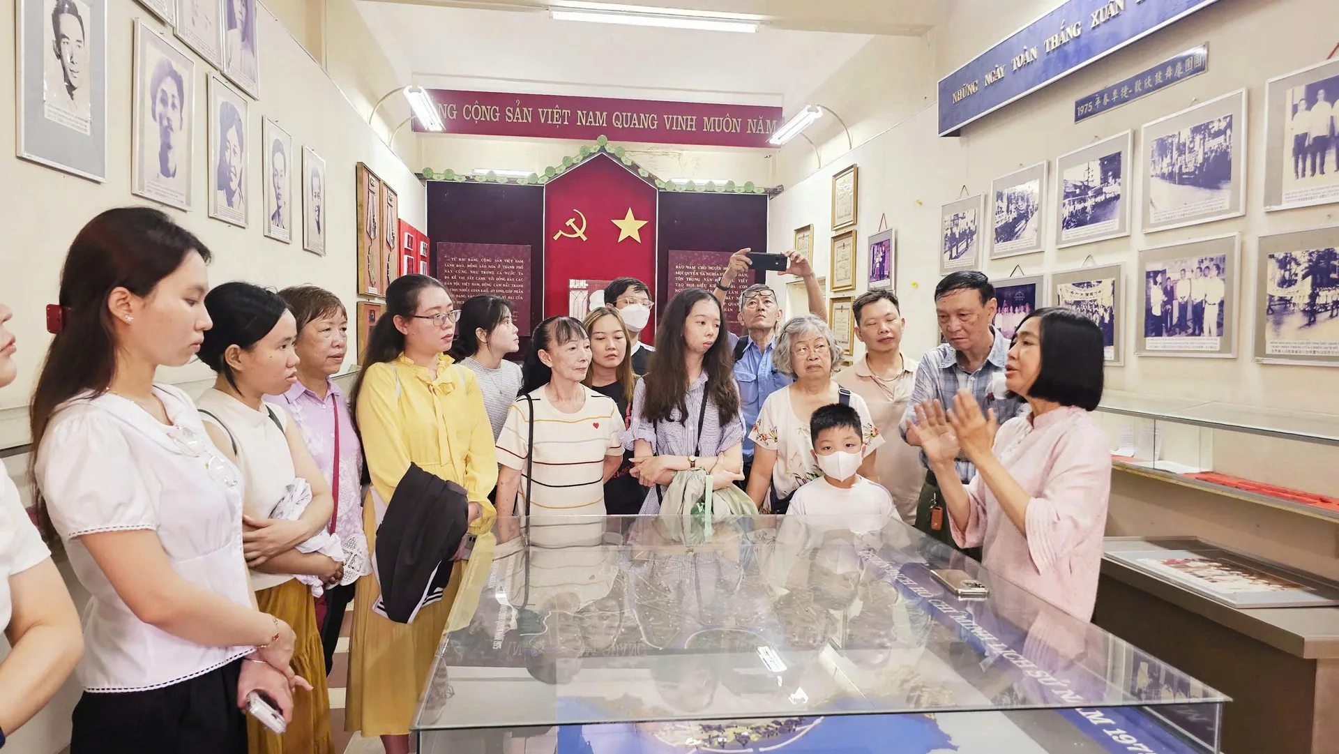 Hoạt động tại Nhà Truyền thống Cách mạng đồng bào dân tộc Hoa (5/10)