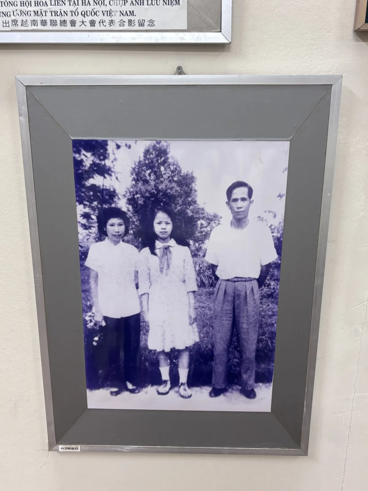 Ảnh tư liệu Phòng trưng bày 2 — Nhà Truyền thống Cách mạng đồng bào dân tộc Hoa Thành phố Hồ Chí Minh (10/55).